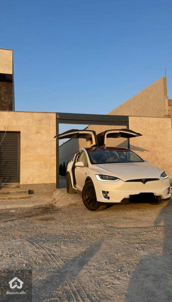 Tesla Model X 75D 2016 - image 2