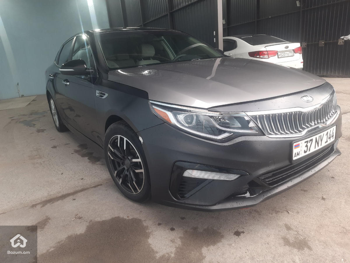 kia Optima - image 9