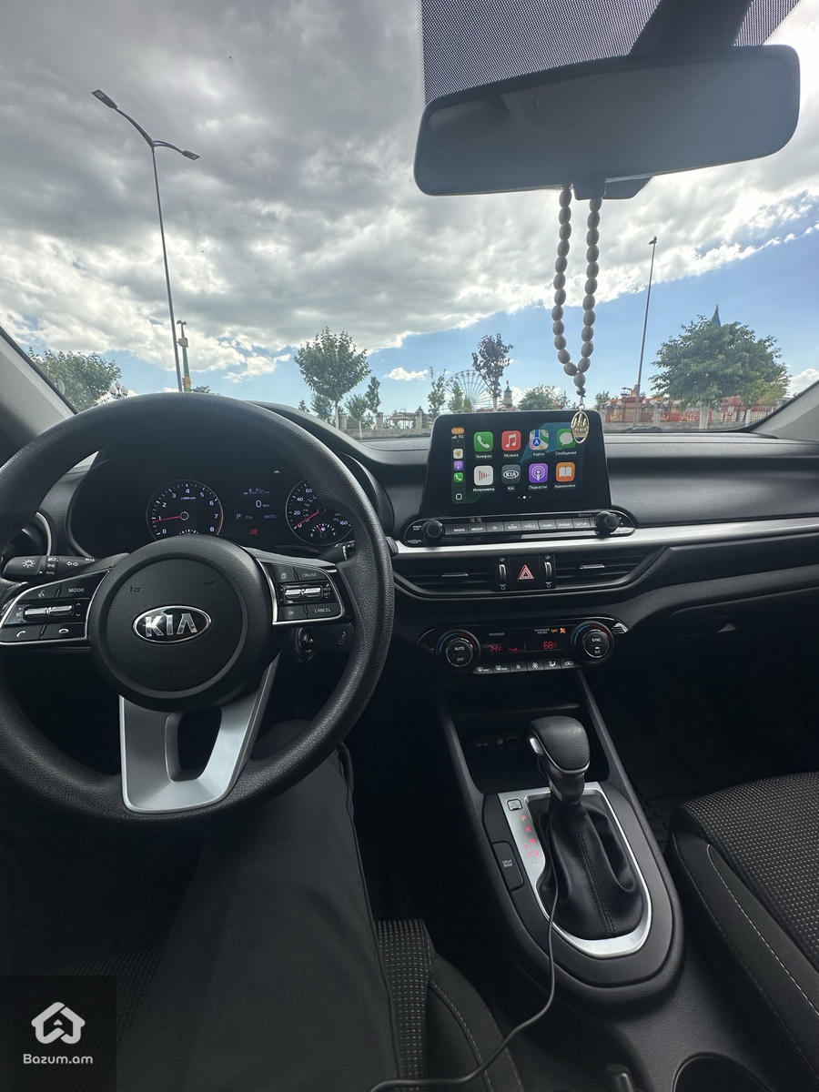Kia Forte - image 13