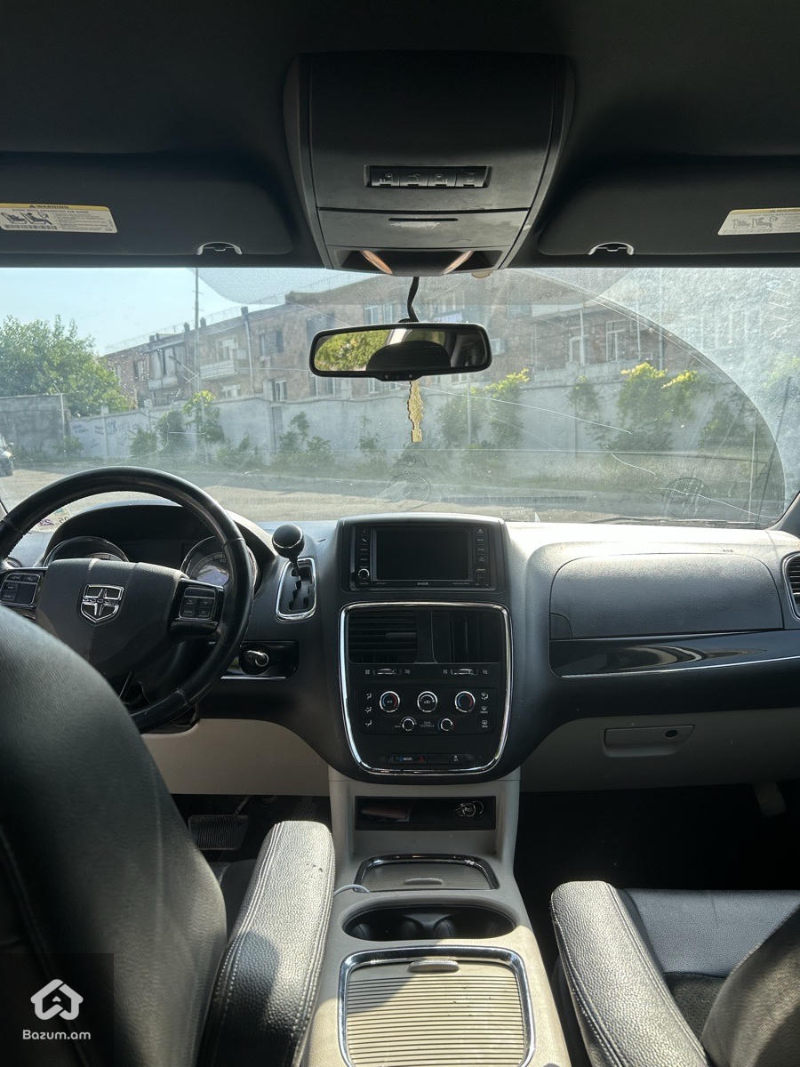 Dodge grand caravan - image 7
