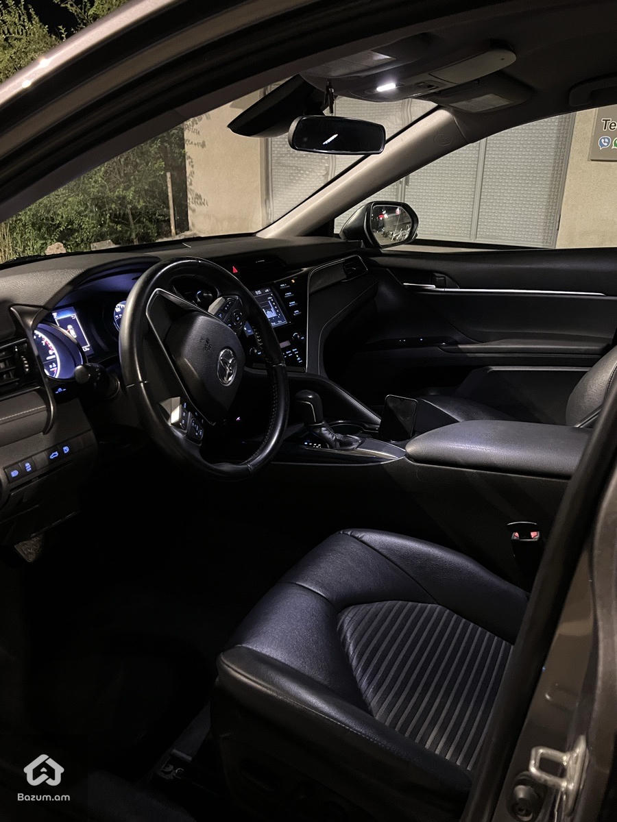 Toyota Camry 2018 - image 8