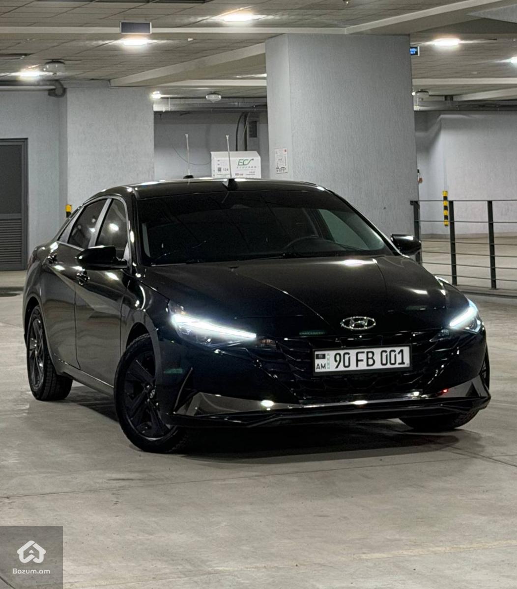 Hyundai Elantra SEL - image 1