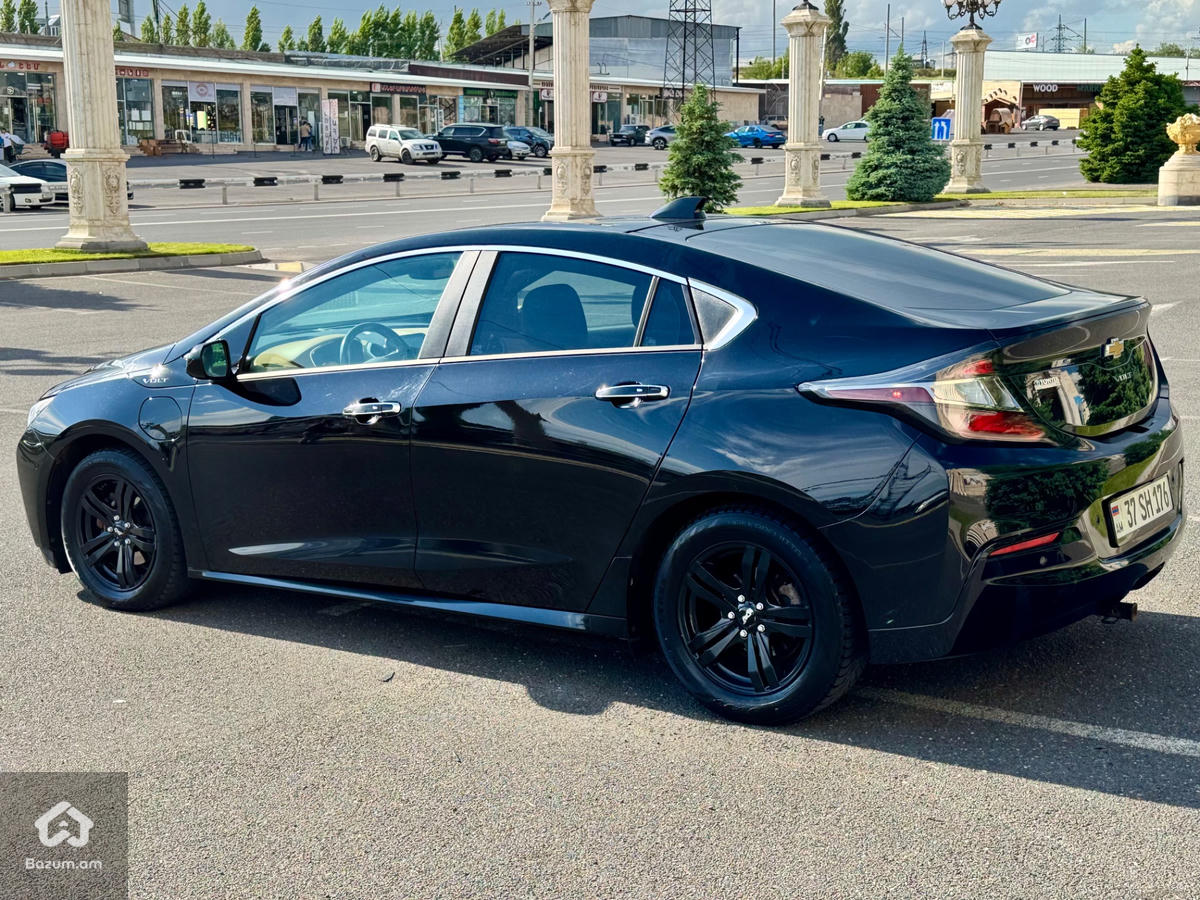 Chevrolet Volt 2 - image 4