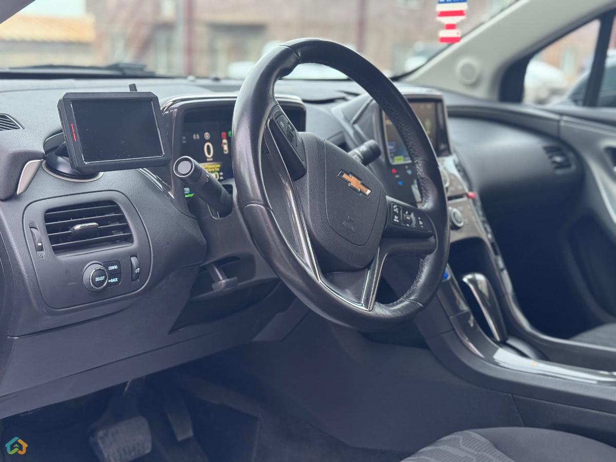 Chevrolet Volt - image 7