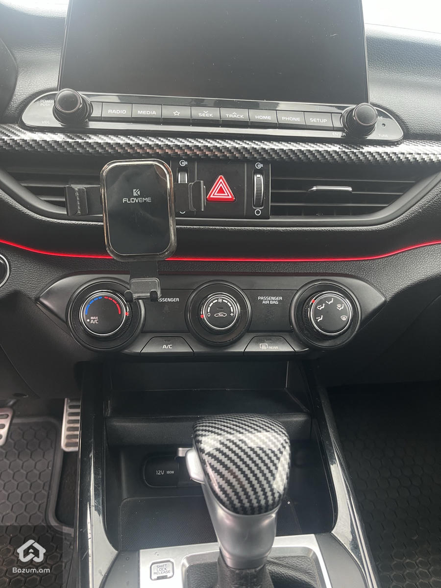 Kia Forte GT LINE  - image 8