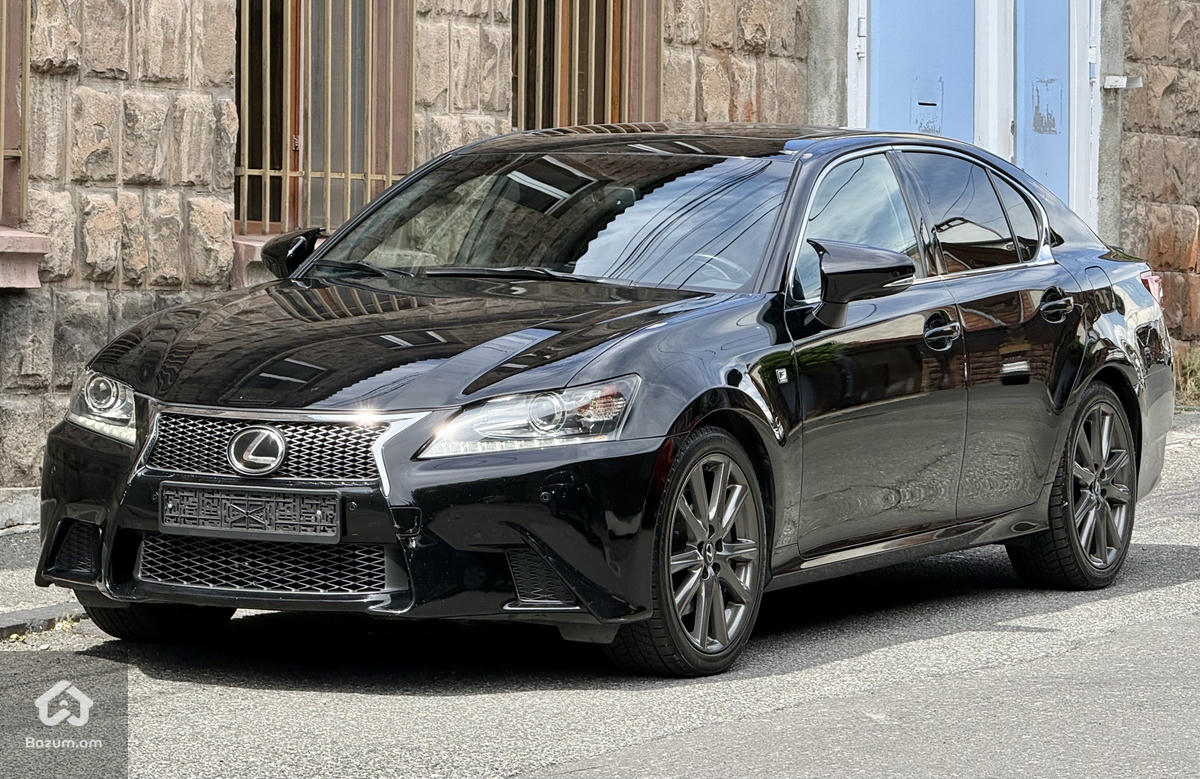 Lexus GS F sport - image 2