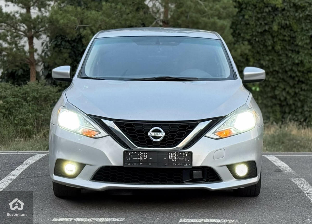 Nissan Sentra SV - image 2