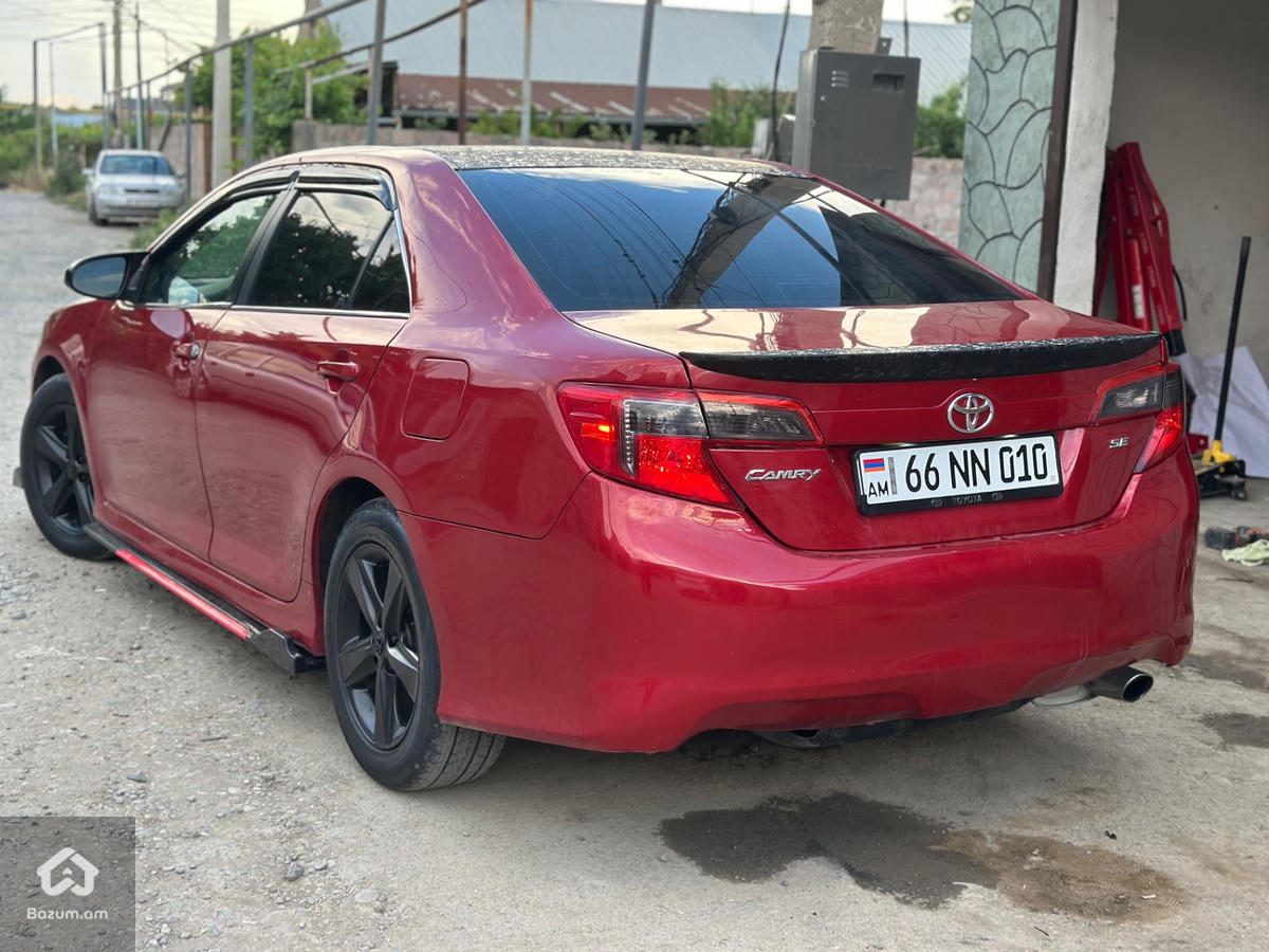 Toyota camry - image 2