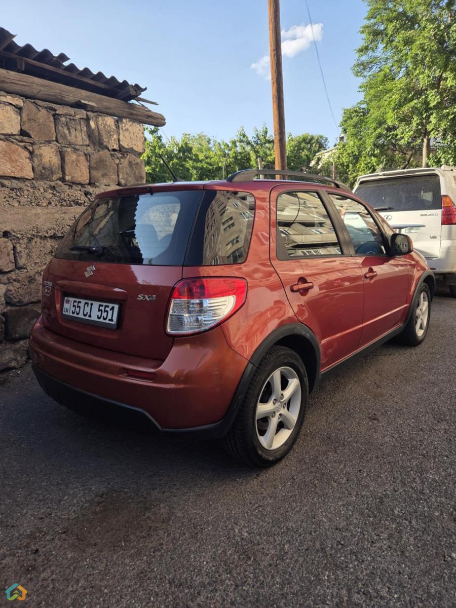 Suzuki SX4  - image 1