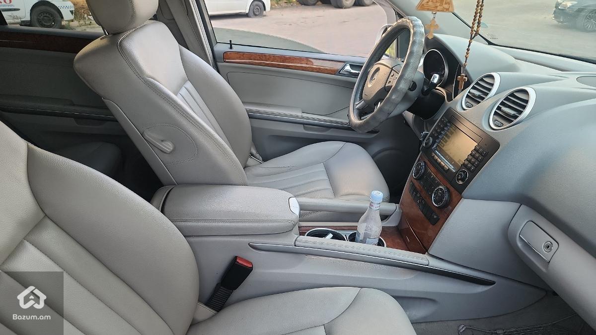 Mercedes benz - image 2