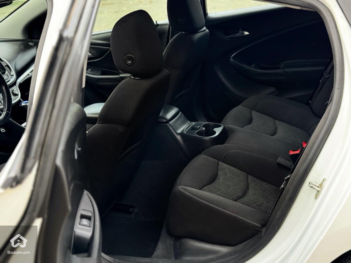 chevrolet Volt 2 - image 10