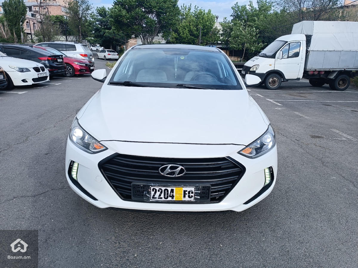 HYUNDAI ELANTRA  - image 5