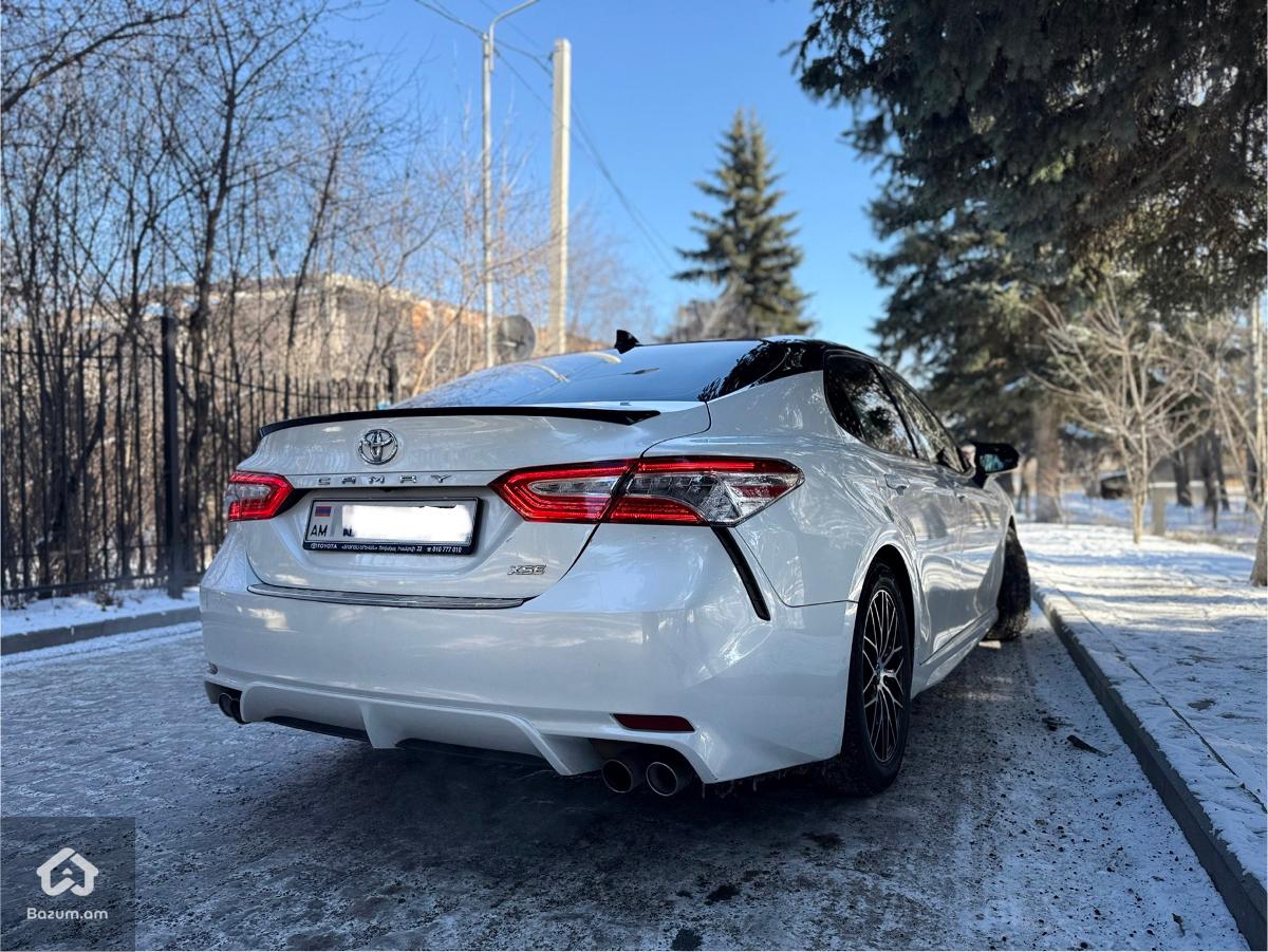 Toyota Camry v70 XSE - image 6