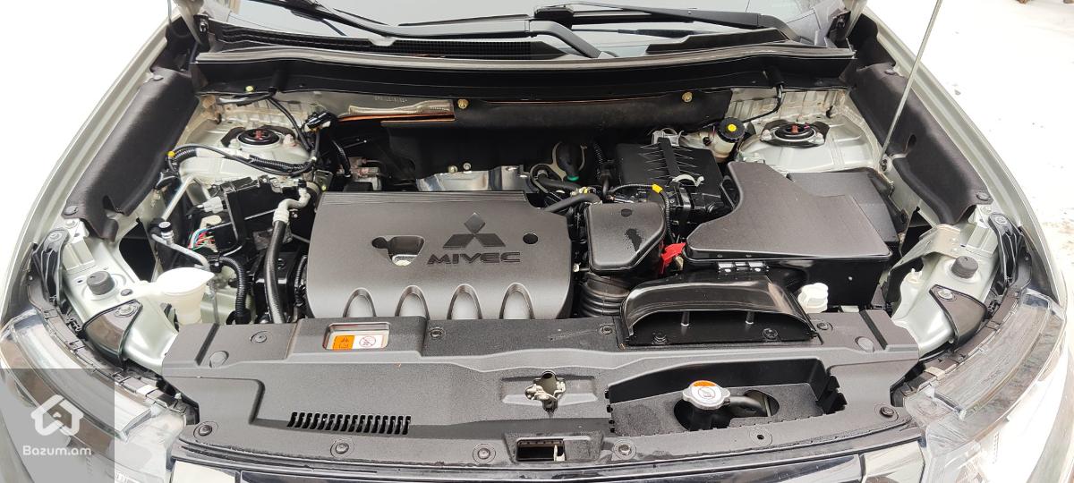 Mitsubishi - image 13