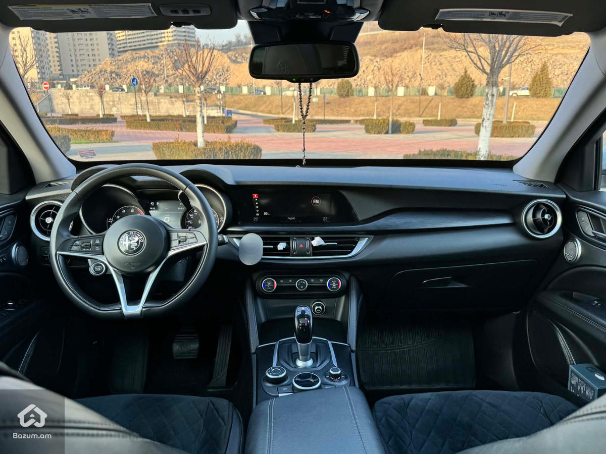 Alfa Romeo Stelvio - image 7