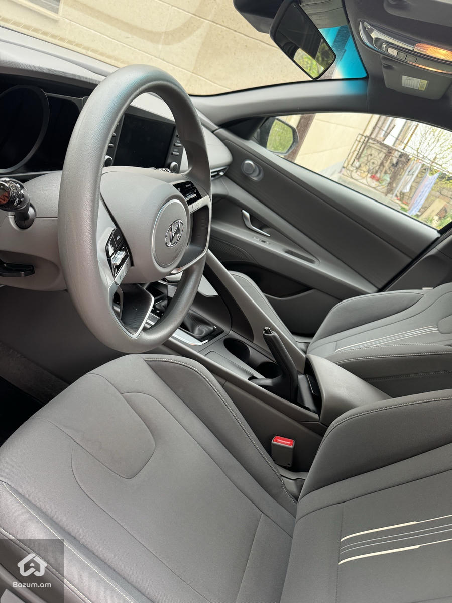 Hyundai Elantra 2023 Sel  - image 6