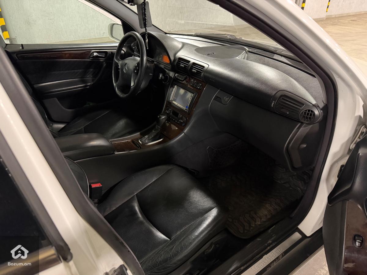 Mercedes Benz C240  - image 8