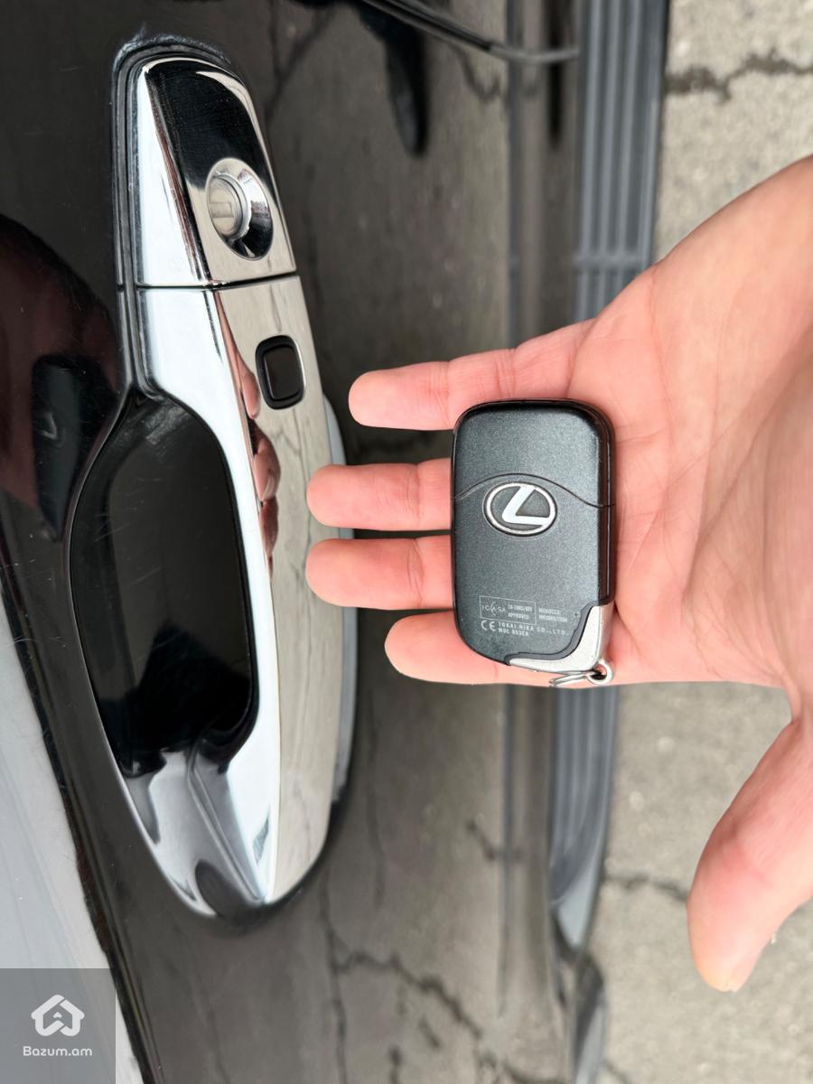 Lexus LX 570 - image 21