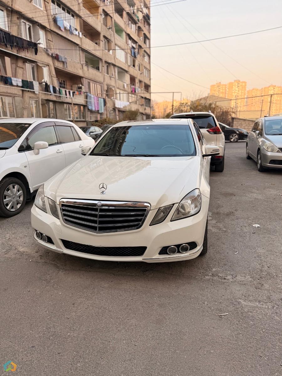 Mercedes benz w 212 - image 17