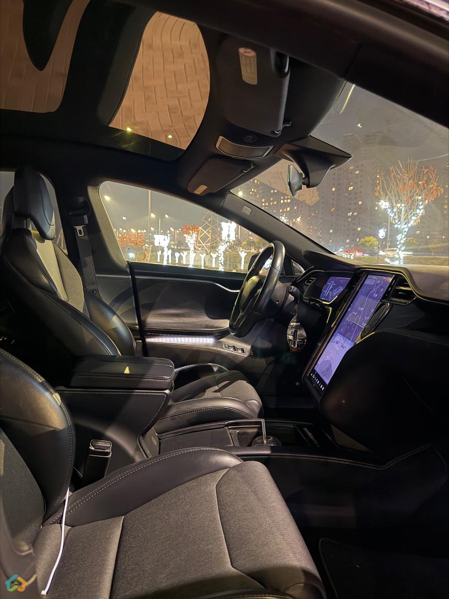 Tesla Model S - image 7