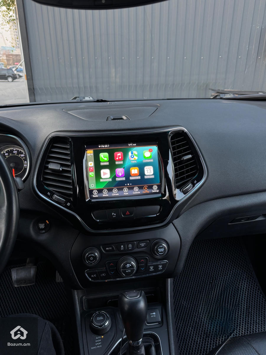 Jeep Cherokee Limited 3.2 - image 9