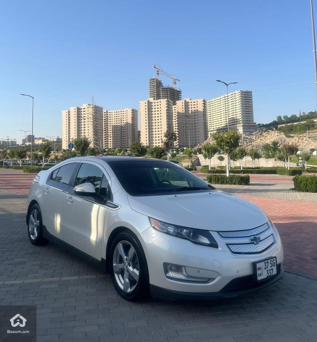 Chevrolet Volt Premier - image 2