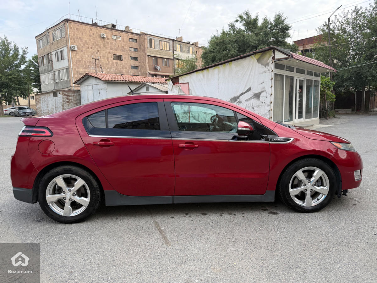 Chevrolet Volt 1 - image 3