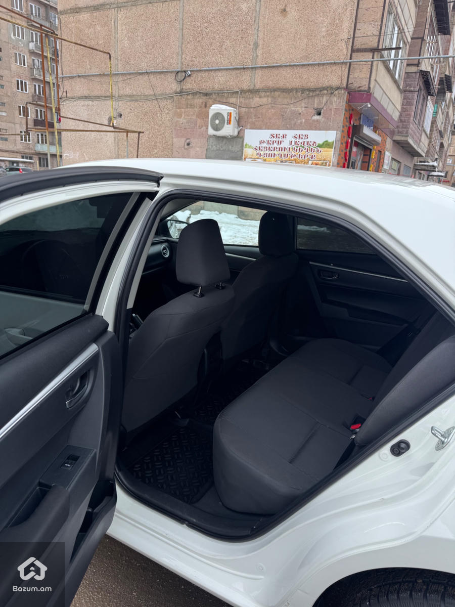 TOYOTA COROLLA - image 9