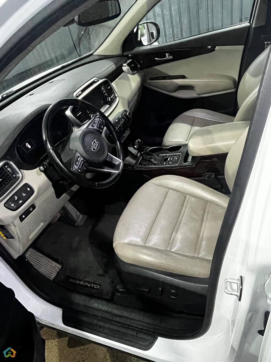 Kia Sorento - image 4