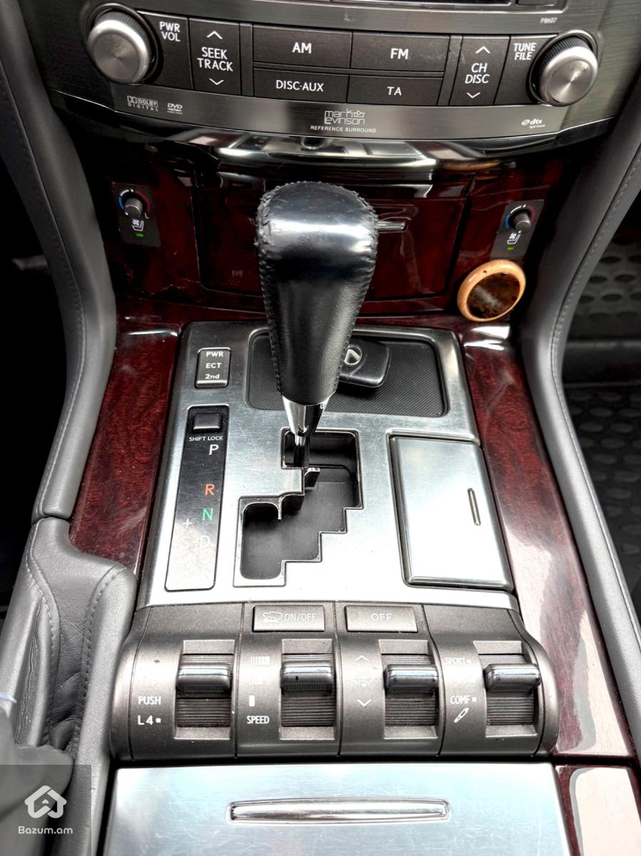 Lexus LX 570 - image 13