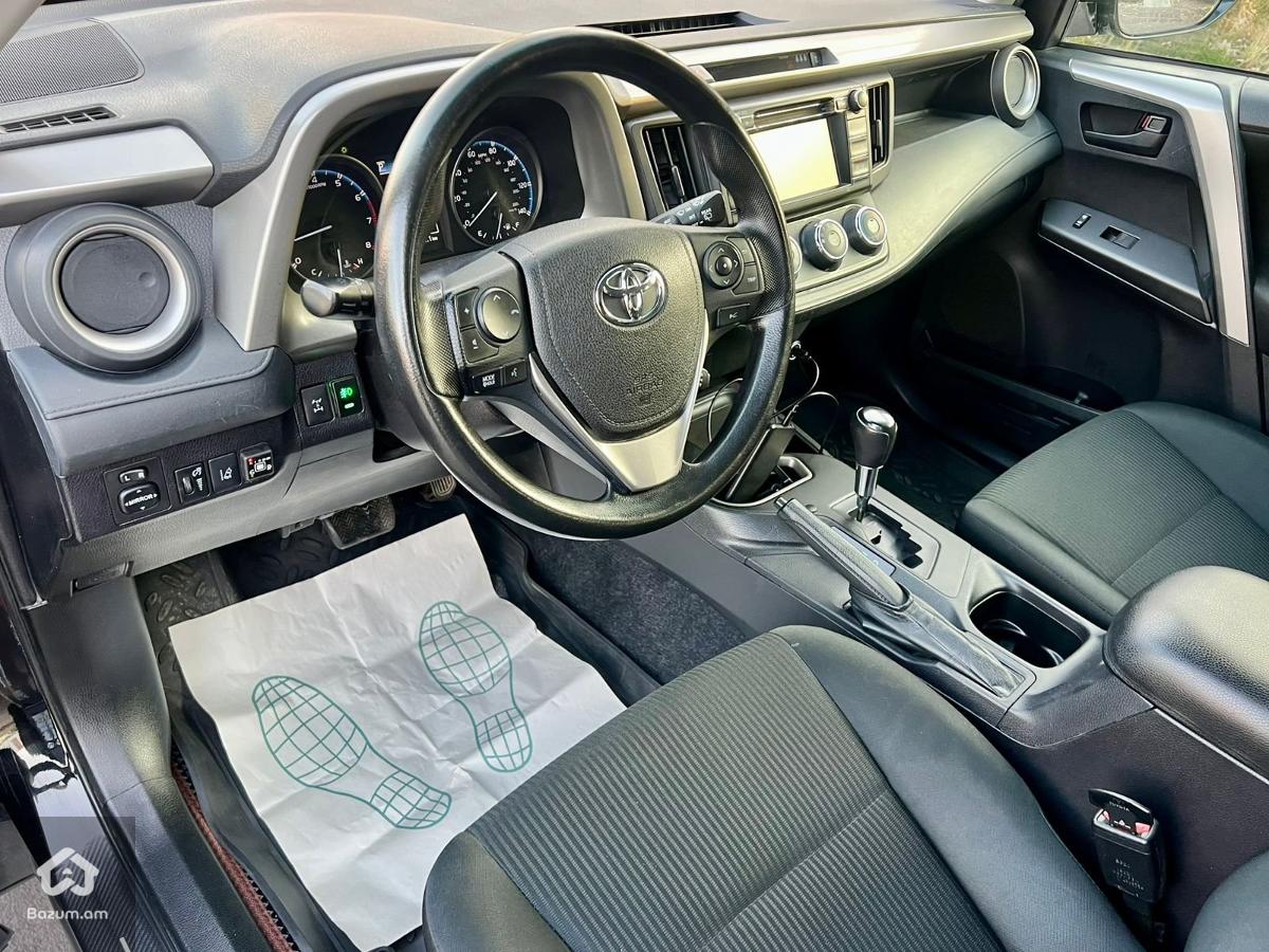 TOYOTA RAF 4 - image 9