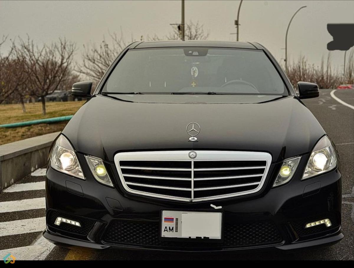 Mercedes E550 - image 2