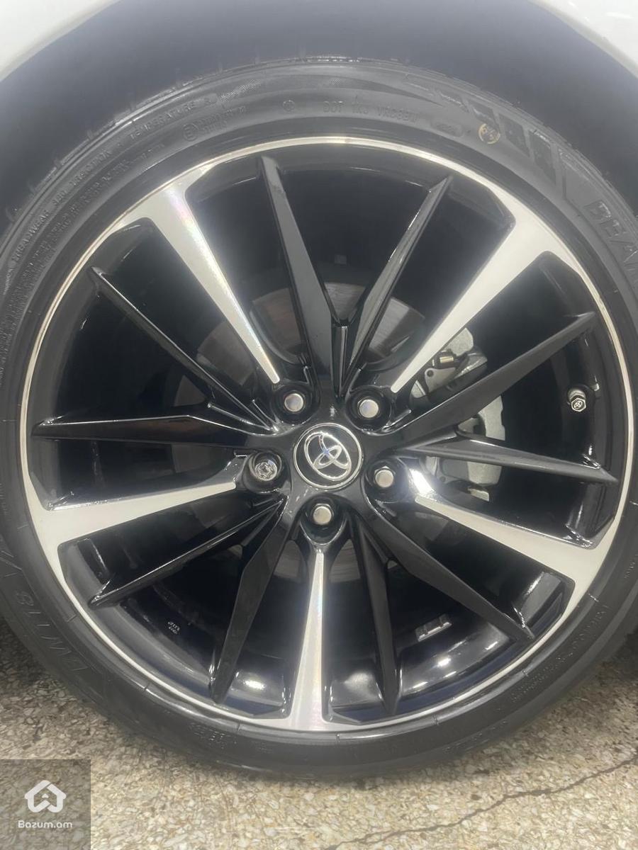 Toyota camry - image 8