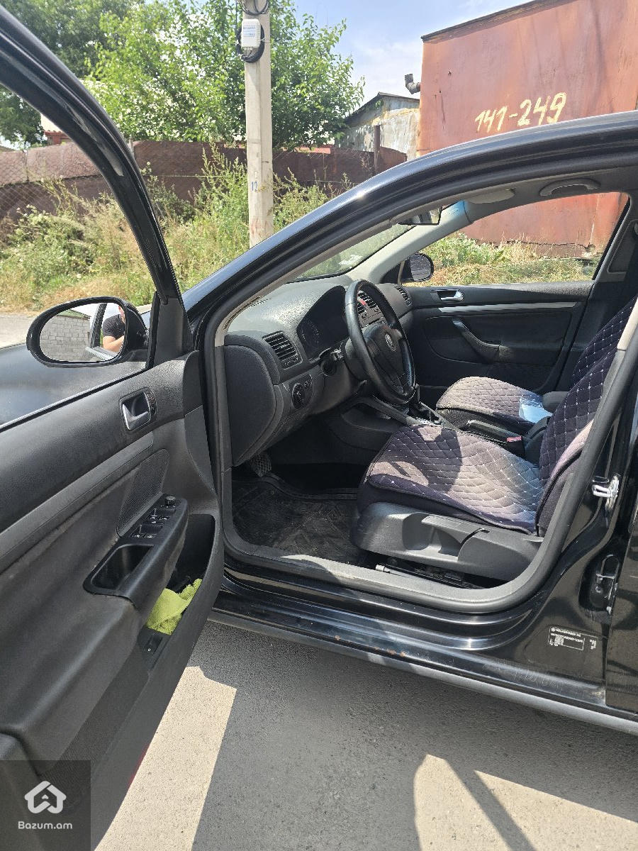 Volkswagen Jetta - image 11