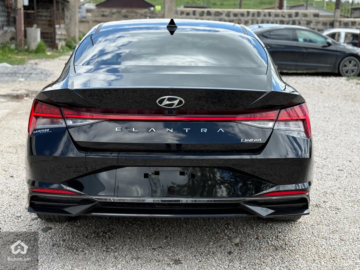 Hyundai Elantra Limited 2021 - image 7