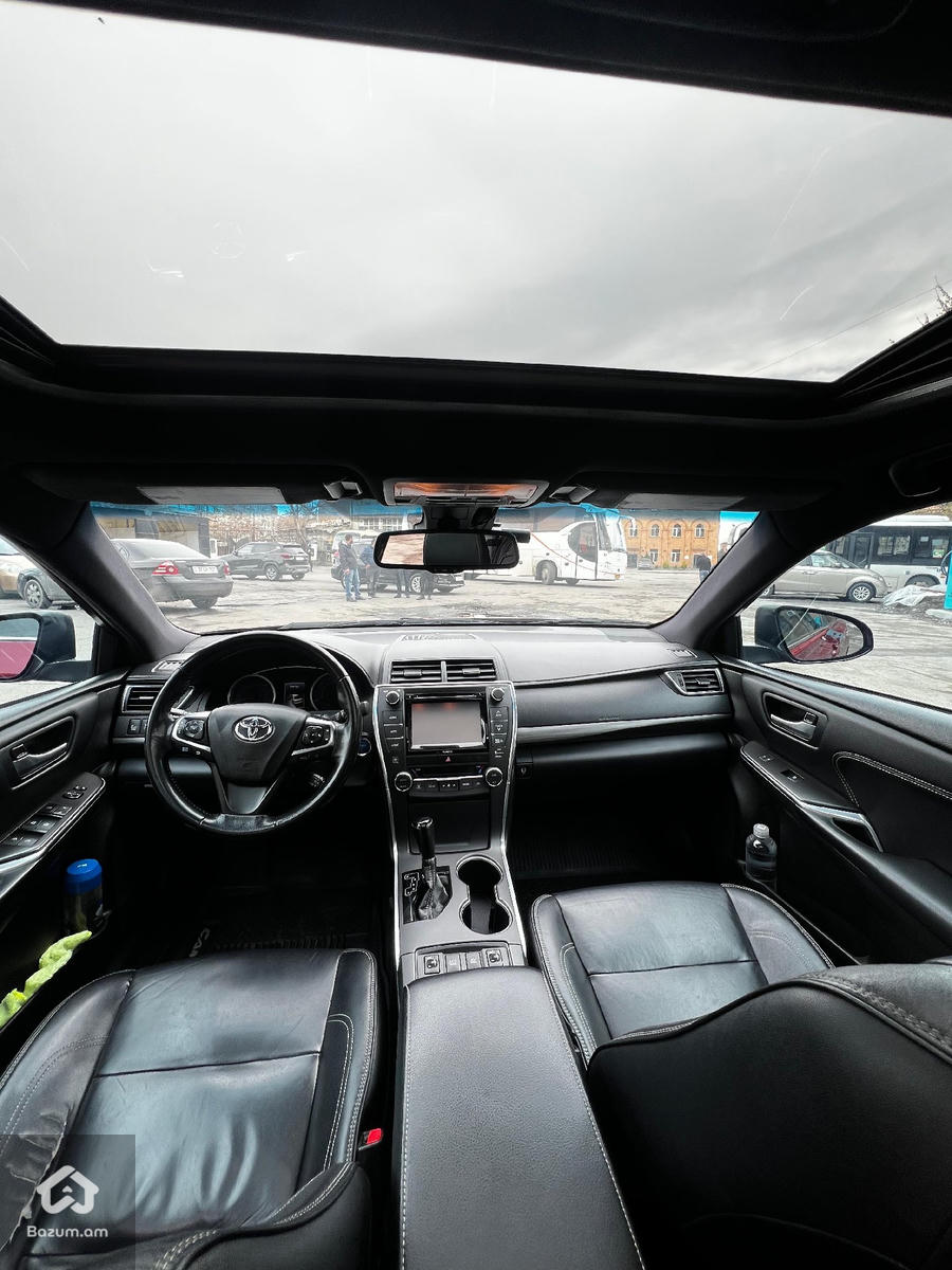 Toyota Camry hybrid - image 9