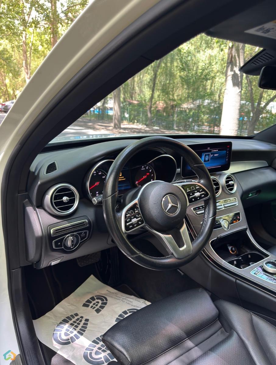 Mercedes benz C class C300 - image 3