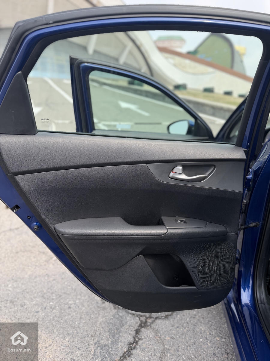 Kia Forte 2018 FE 2.0L - image 16