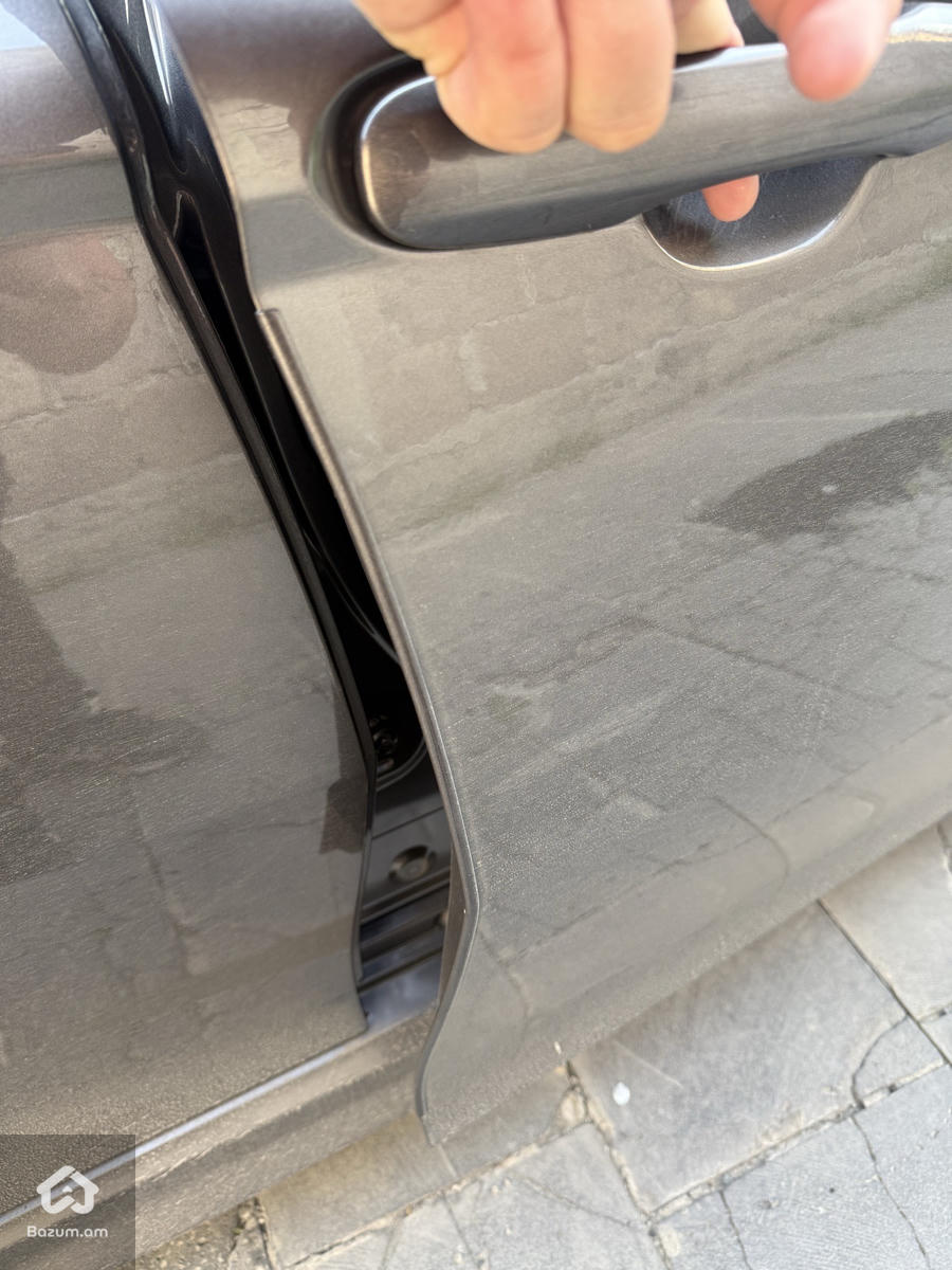 Toyota camry Hybrid  - image 7