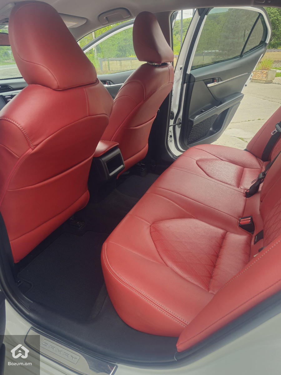 TOYOTA CAMRY V70 SE - image 6