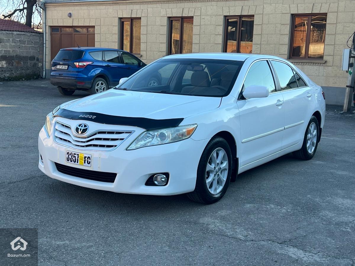 Toyota Camry V45 2010 - image 2