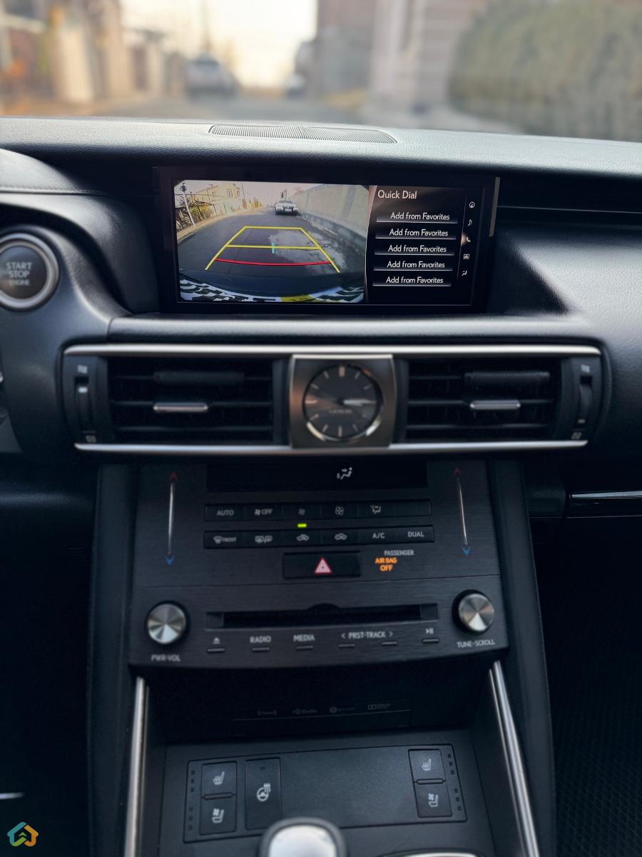 Lexus is 300 3.5 AWD - image 12