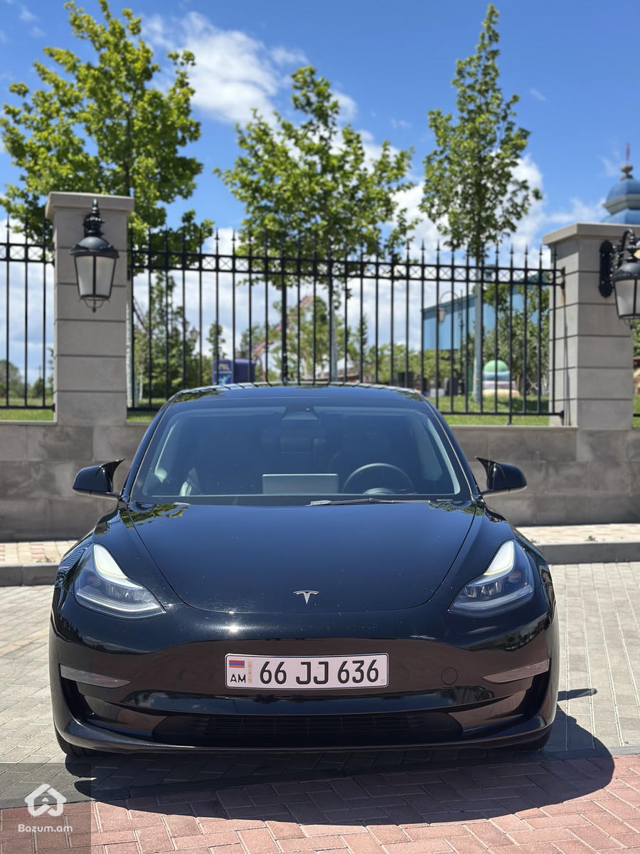 Tesla Model 3 - image 2