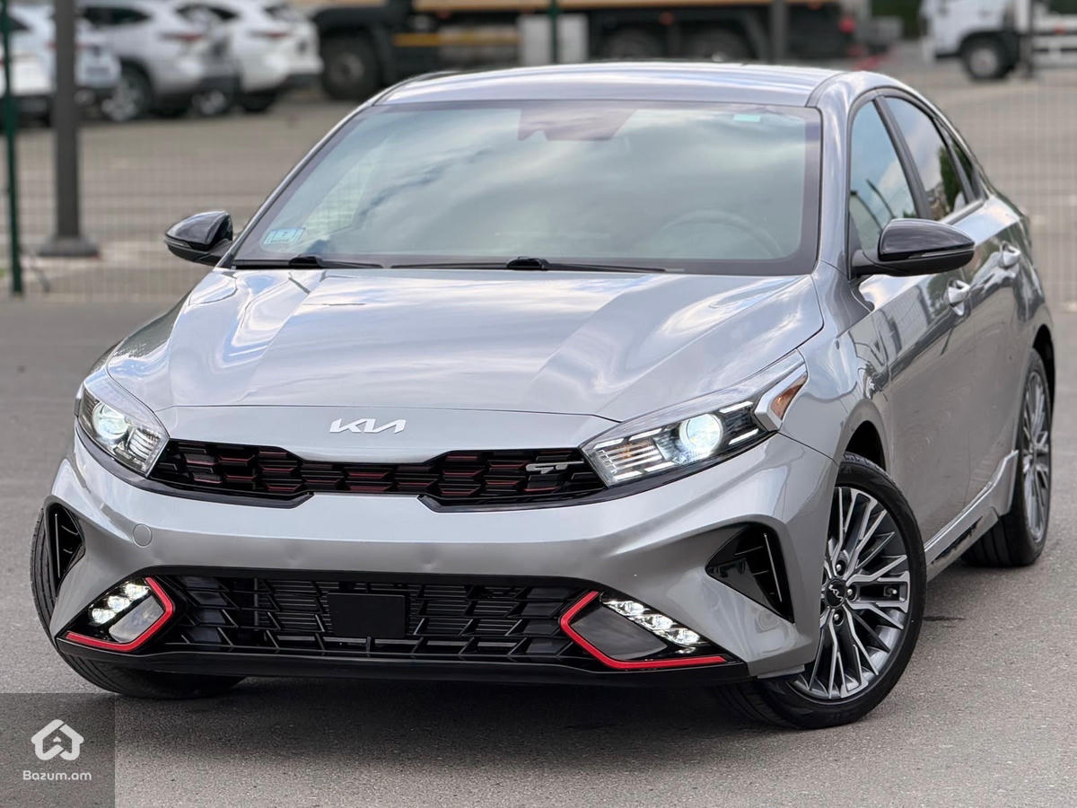 kia Forte - image 24