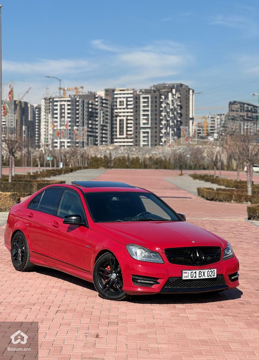 Mercedes Benz W204 - image 3