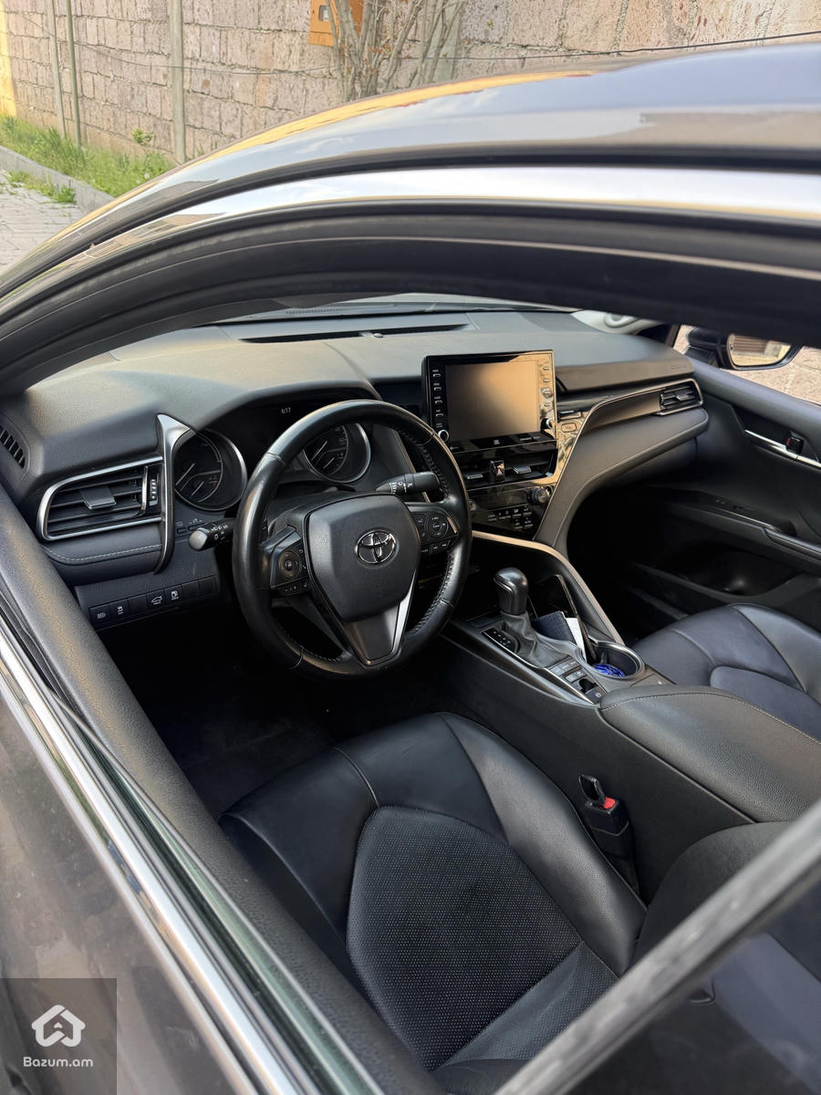 Toyota camry Hybrid  - image 4