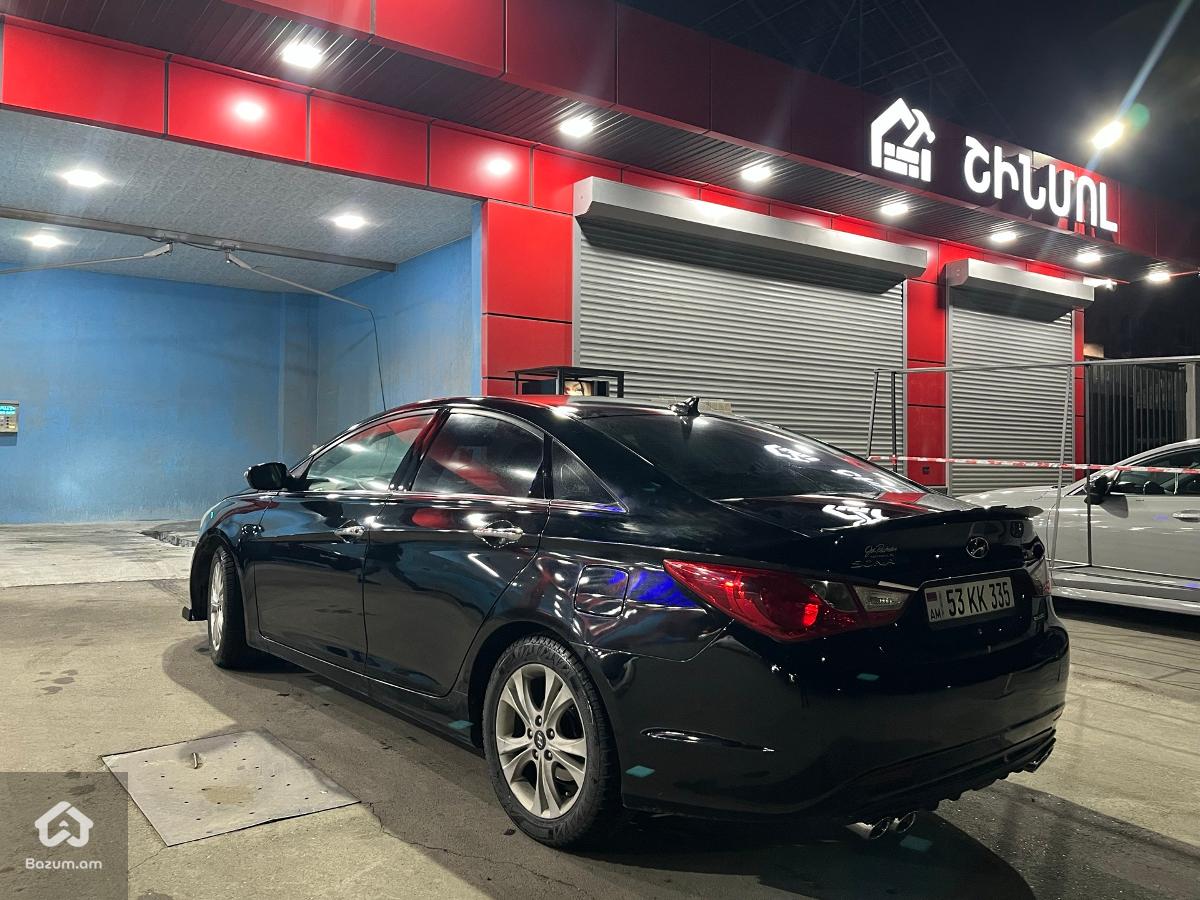 Hyundai Sonata - image 8