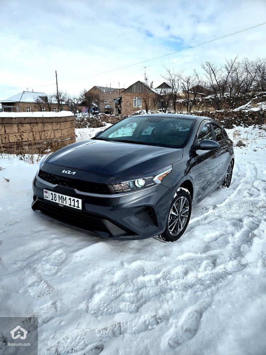 Kia Forte - image 2