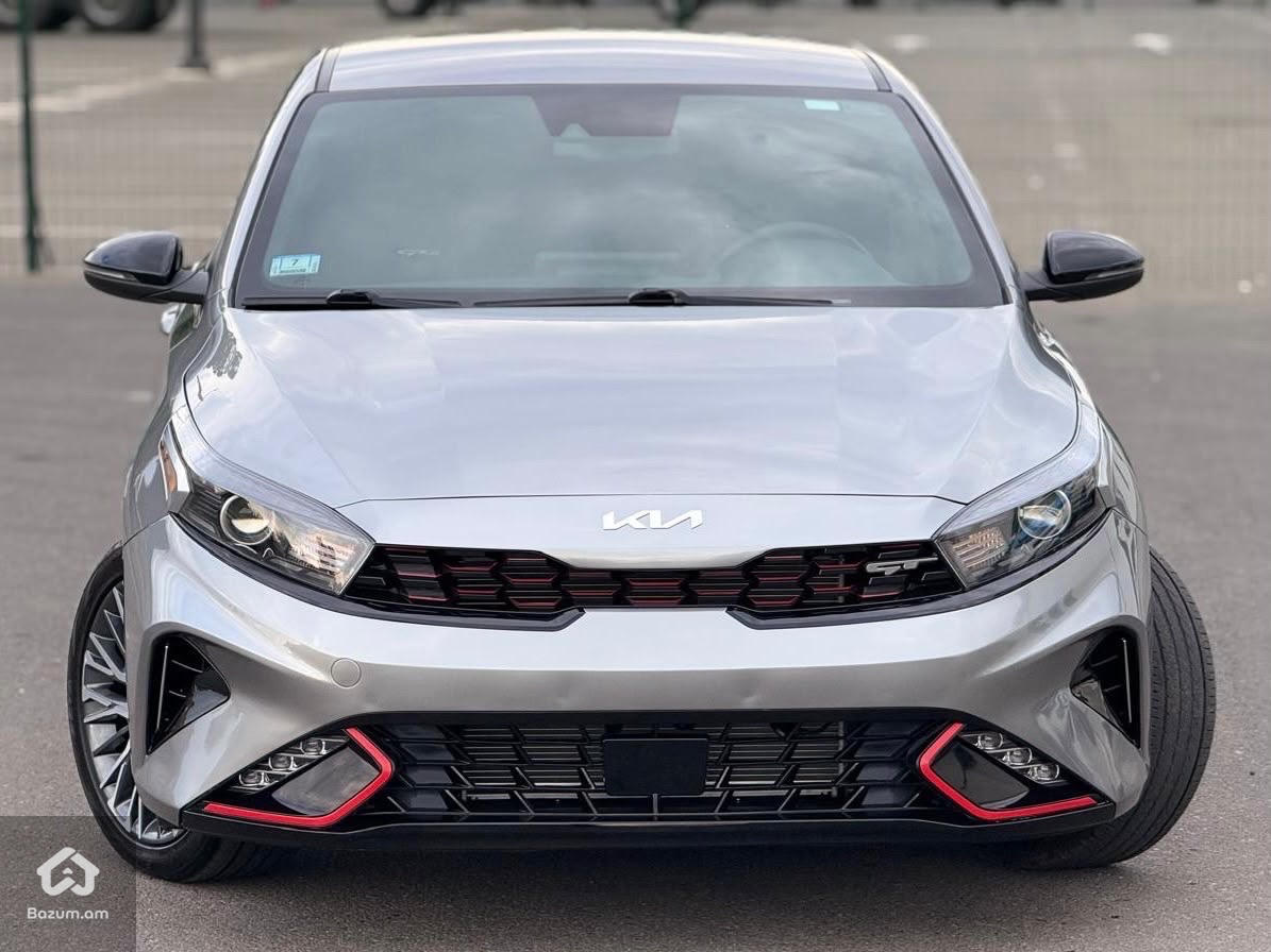 kia Forte - image 8
