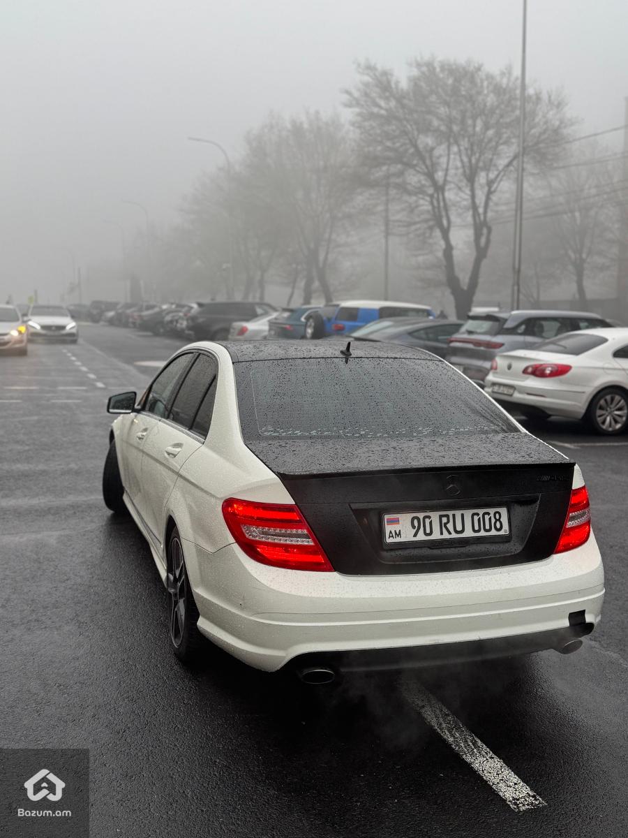 mercedes benz c300 w204 - image 8